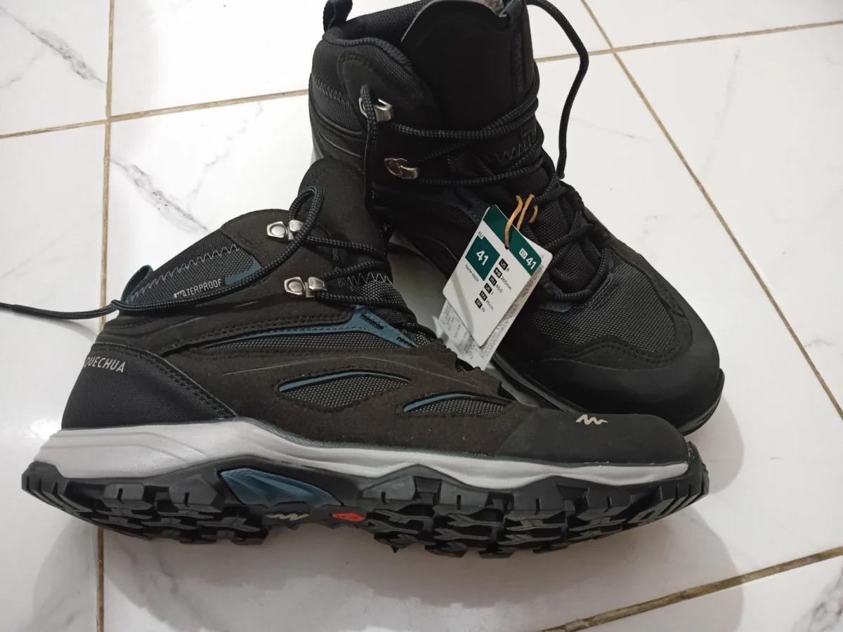 Decathlon Quechua MH100 Black Men's Mountain Hiking Waterproof Mid Shoes photo review